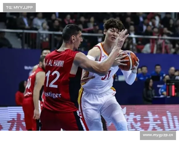 中国男篮半场29-52落后国王,两组“7个0”,看得球迷揪心 中国男篮半场29-52落后国王,两组“7个0”,看得球迷揪心
